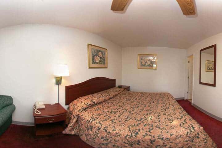 Room 2 of 31