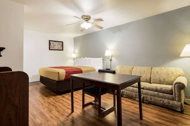 Room 16 of 31