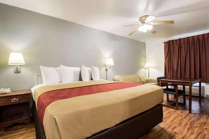 Room 18 of 31