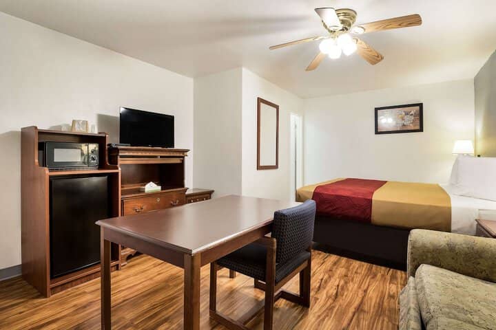 Room 17 of 31