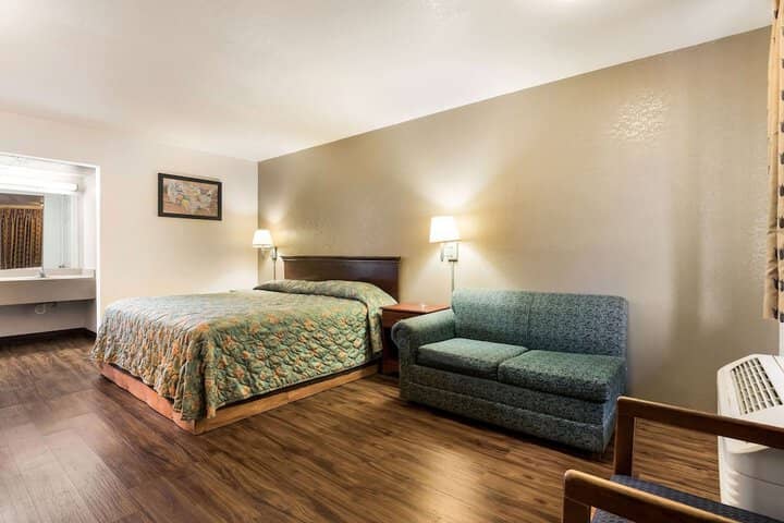 Room 22 of 31