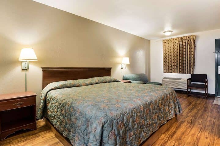 Room 12 of 31